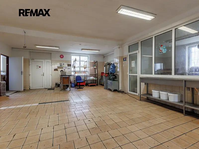 Prodej rodinného domu 251 m², pozemek 294 m², Karlovy Vary – náhled fotky 2