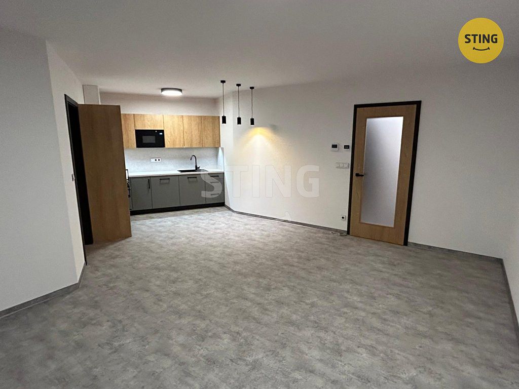 Pronájem bytu 2+kk 56 m² – fotografie 3