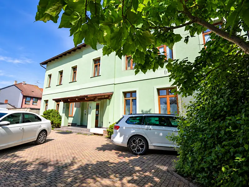 Prodej vícegeneračního domu 783 m², pozemek 1050 m², Roudnice nad Labem – náhled fotky 2