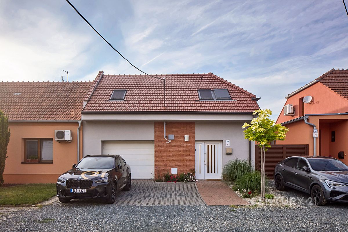 Prodej rodinného domu 260 m², pozemek 457 m² – fotografie 3