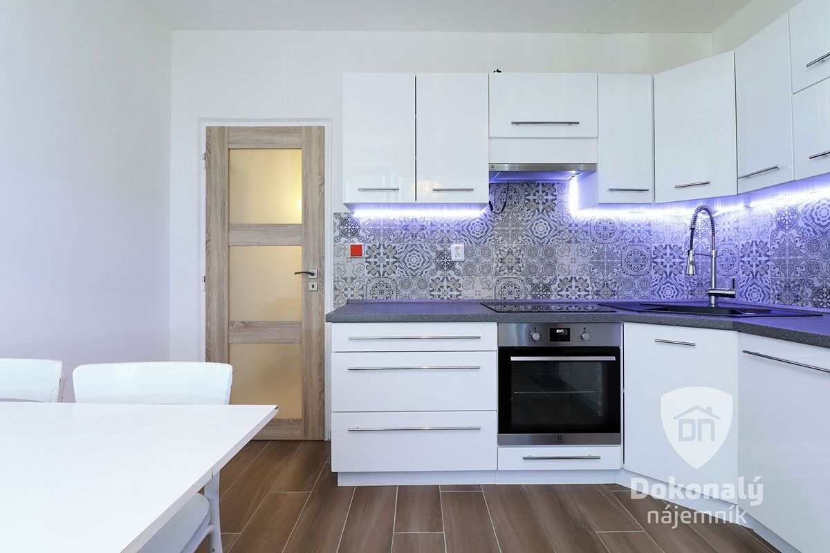 Pronájem bytu 2+1 77 m² – fotografie 4