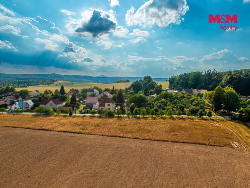 Prodej stavebního pozemku 1090 m², Skašov – náhled fotky 2