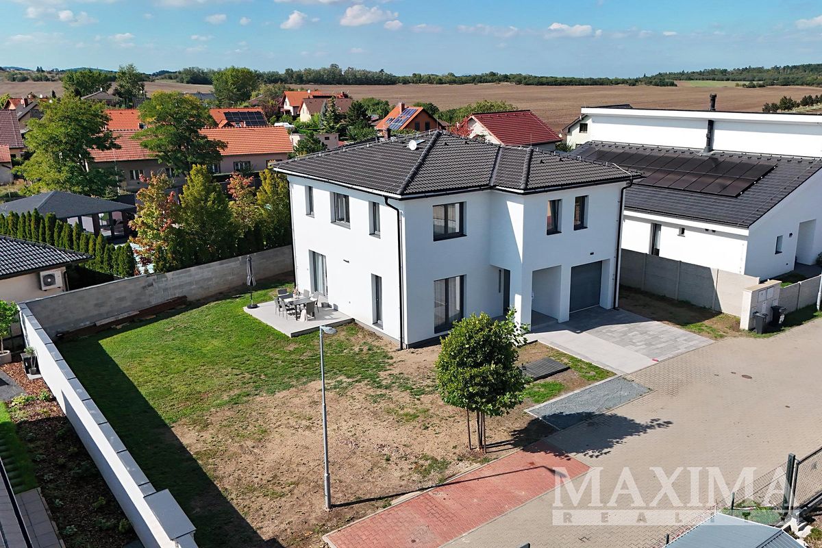 Prodej rodinného domu 198 m², pozemek 569 m²
