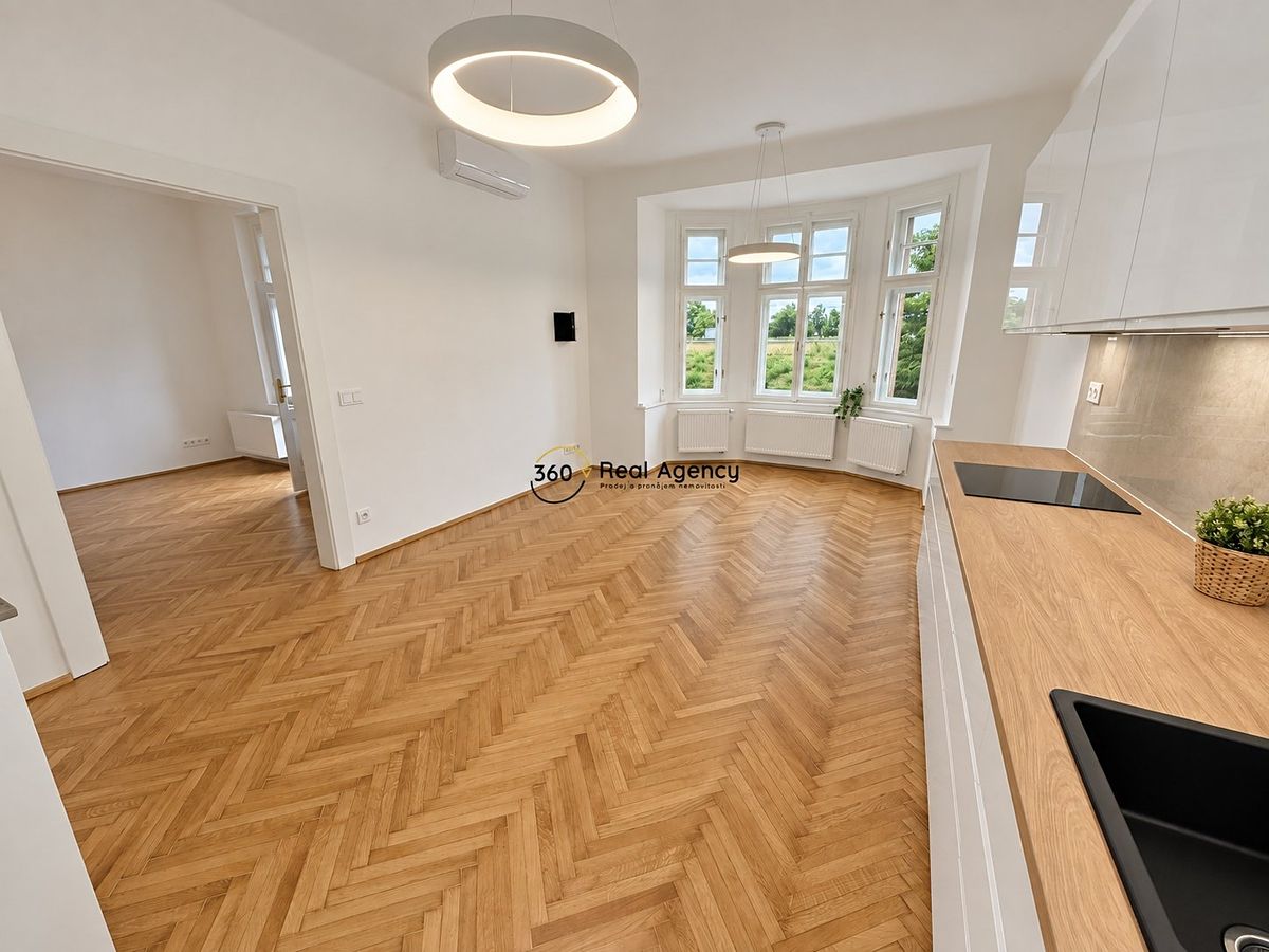 Pronájem bytu 4+kk 120 m²