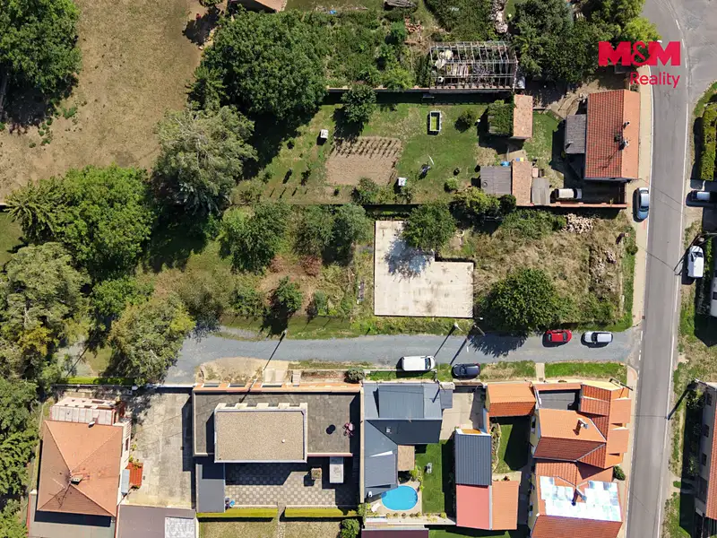 Prodej stavebního pozemku 676 m², Černuc – náhled fotky 2