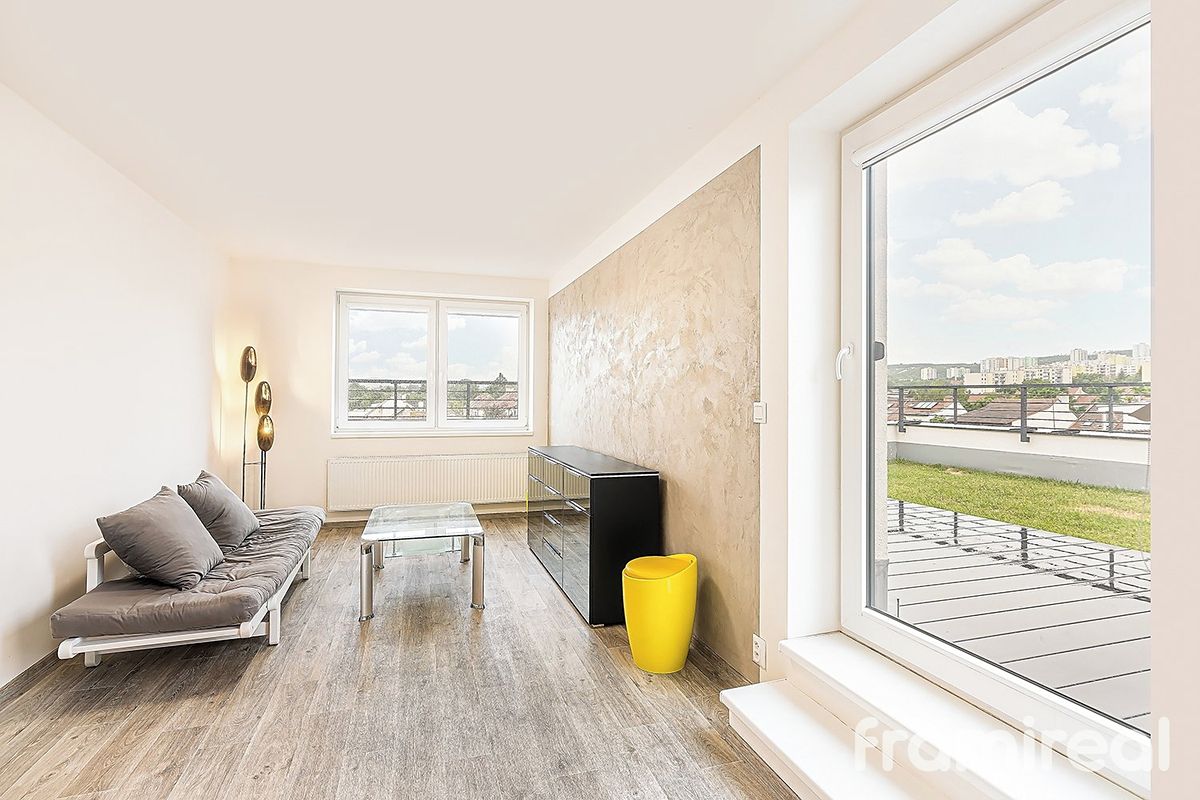Pronájem bytu 2+kk 58 m²
