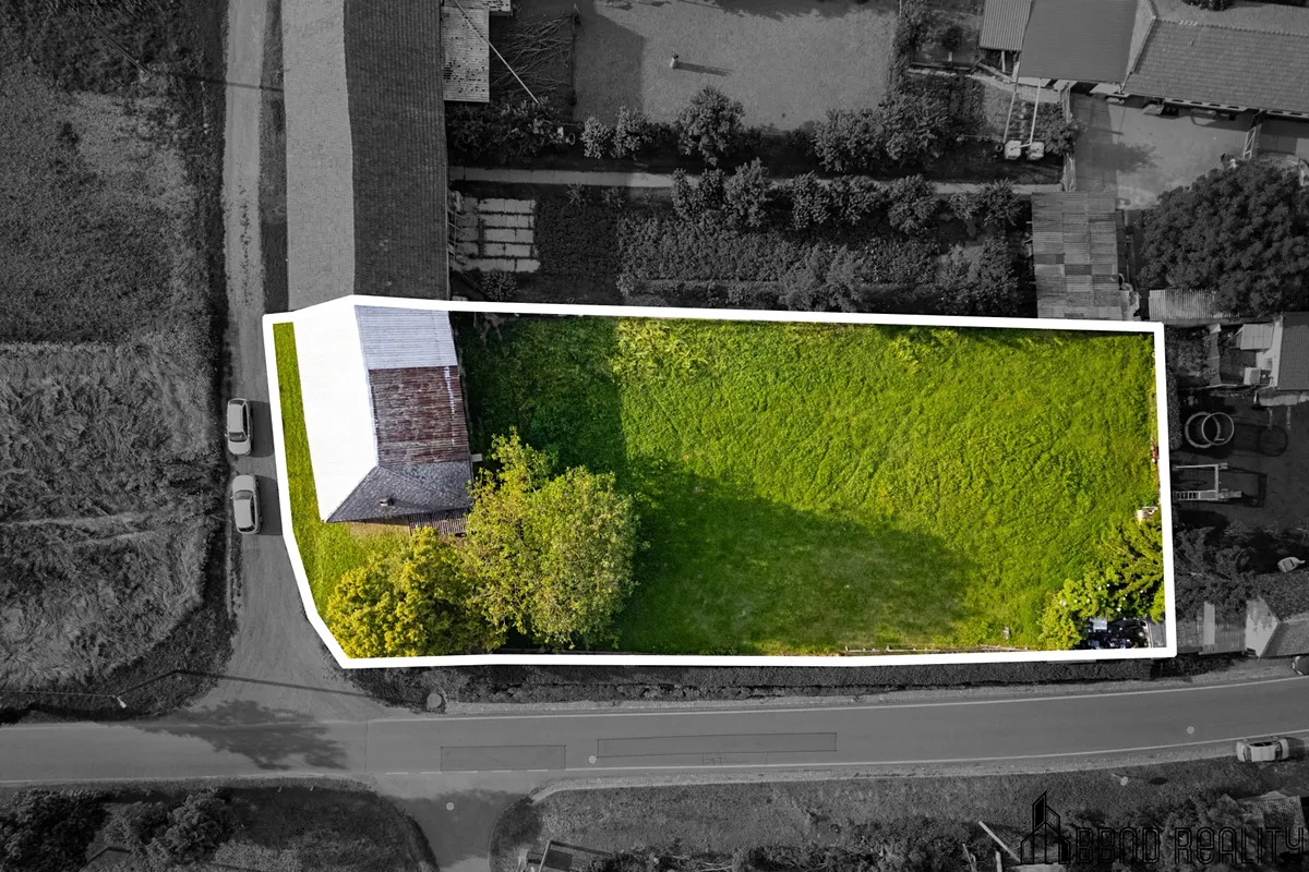 Prodej stavebního pozemku 1853 m² — fotografie 2