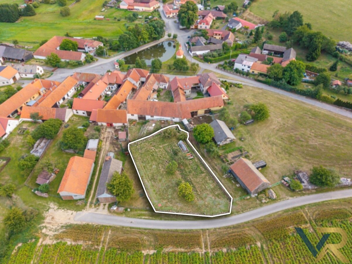 Prodej stavebního pozemku 1096 m²