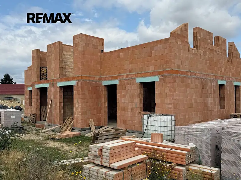 Prodej rodinného domu 134 m², pozemek 1247 m², Slaný – náhled fotky 2