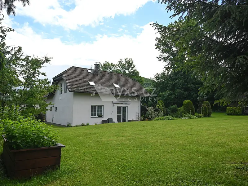 Prodej rodinného domu 183 m², pozemek 2301 m², Komorní Lhotka – náhled fotky 2
