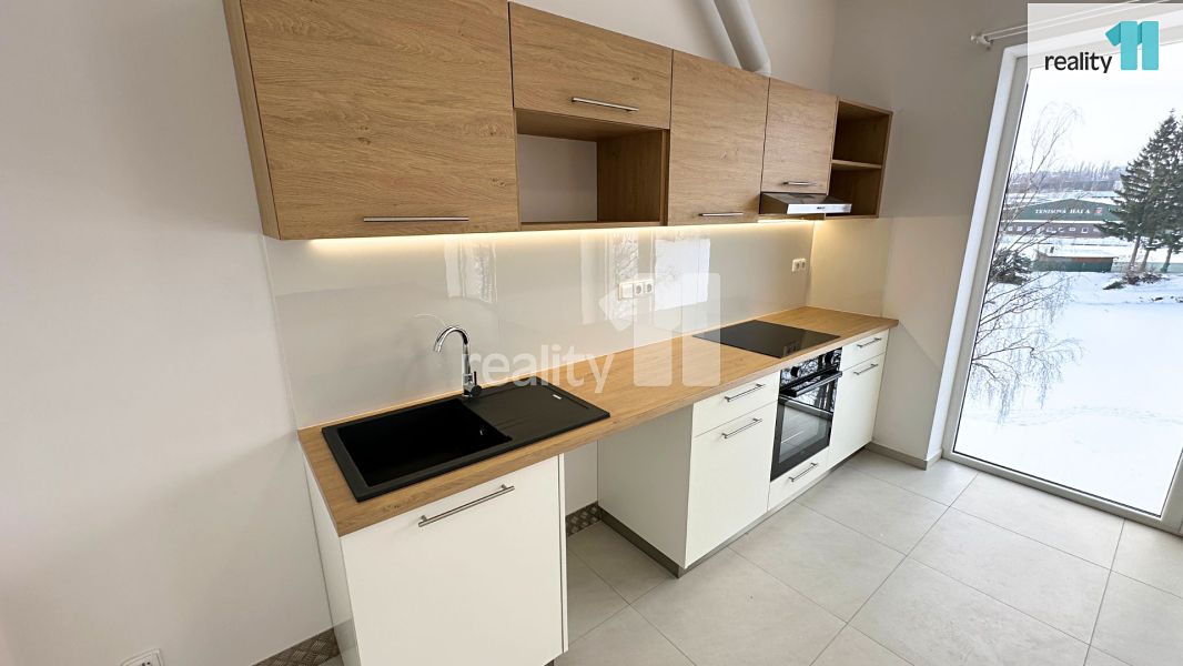 Pronájem bytu 2+kk 61 m² – fotografie 3
