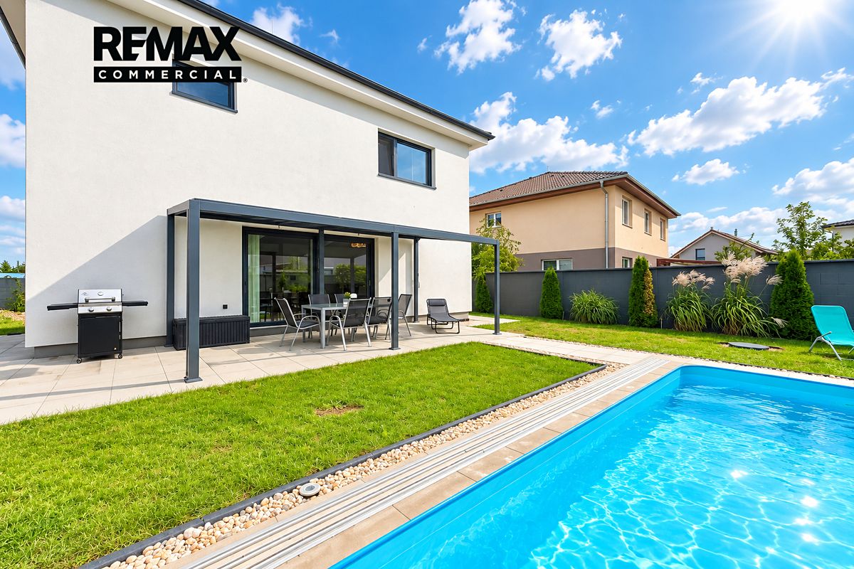 Prodej rodinného domu 220 m², pozemek 726 m²