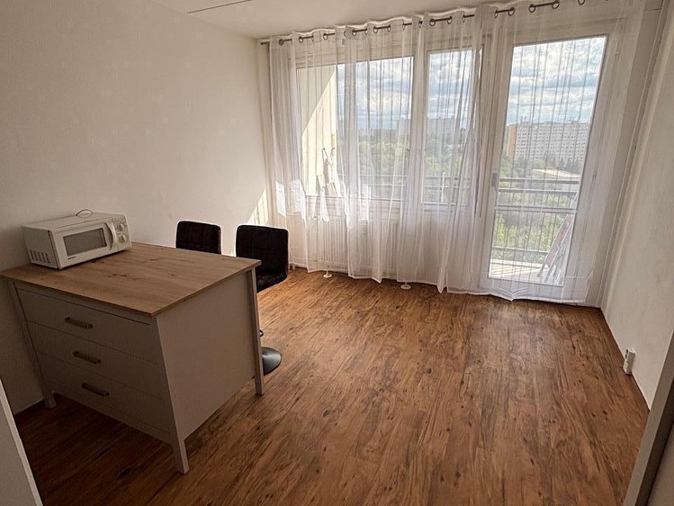 Pronájem bytu 2+kk, 48 m² (8 z 31)