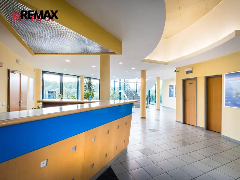 Prodej kanceláře 2325 m², Strančice – náhled fotky 2