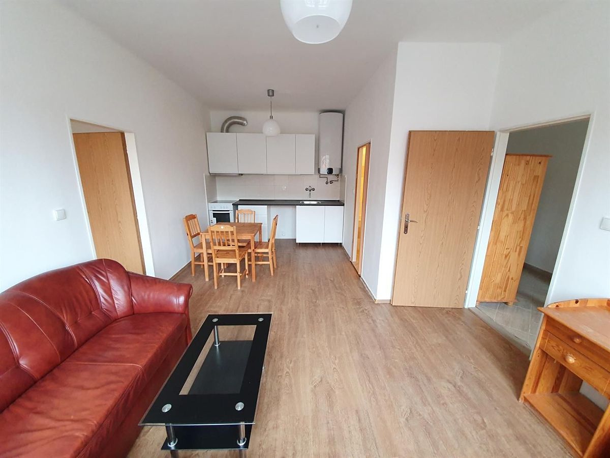 Pronájem bytu 2+kk 50 m² – fotografie 2