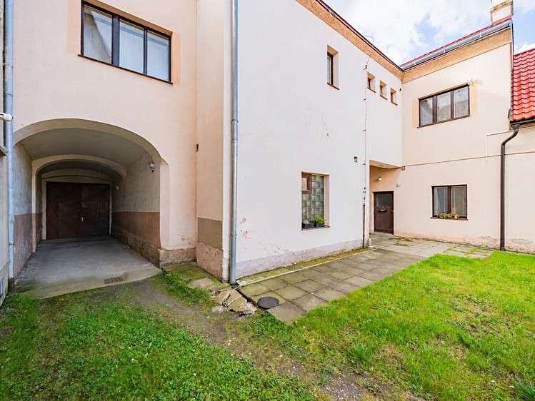 Комерційне приміщення на продаж, 700 м² (4 з 28)