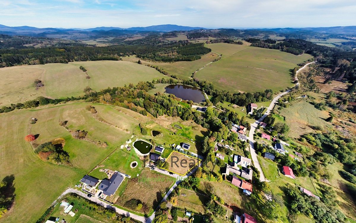 Prodej stavebního pozemku 1198 m²