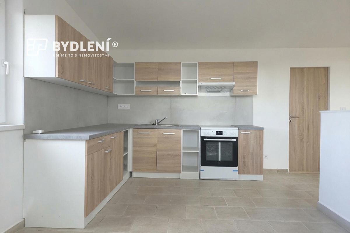 Pronájem bytu 4+1 118 m² – fotografie 2
