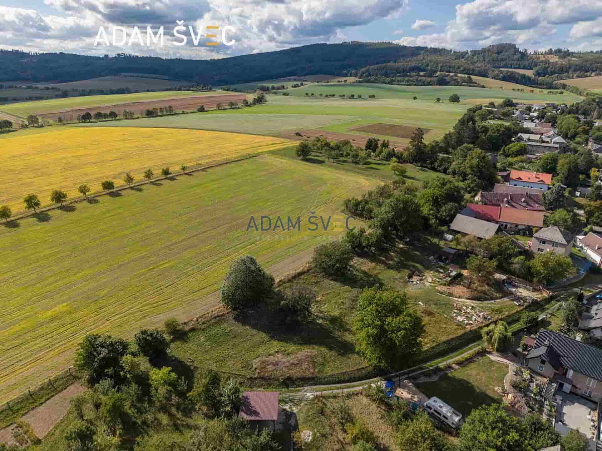 Prodej stavebního pozemku 1827 m² – fotografie 3