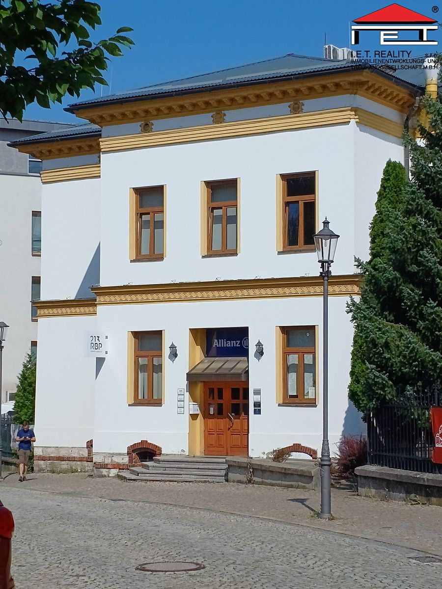 Pronájem kanceláře 300 m² – fotografie 2