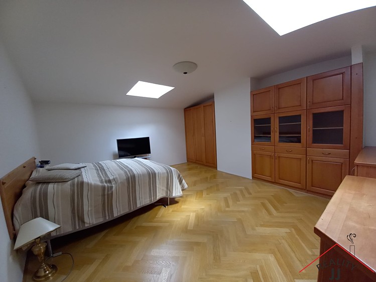 Pronájem bytu 3+kk, 99 m² (18 z 22)