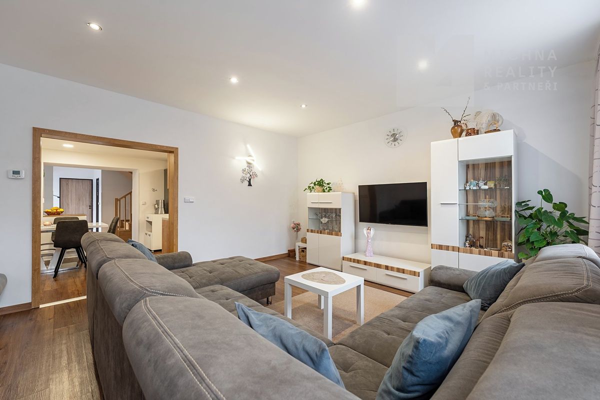 Prodej rodinného domu 190 m², pozemek 653 m²