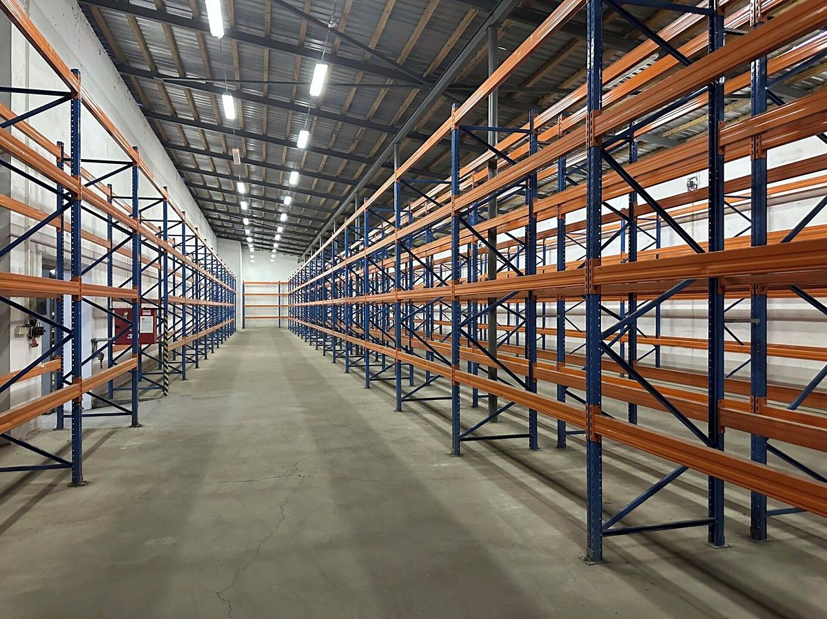 Pronájem skladového prostoru 1700 m²