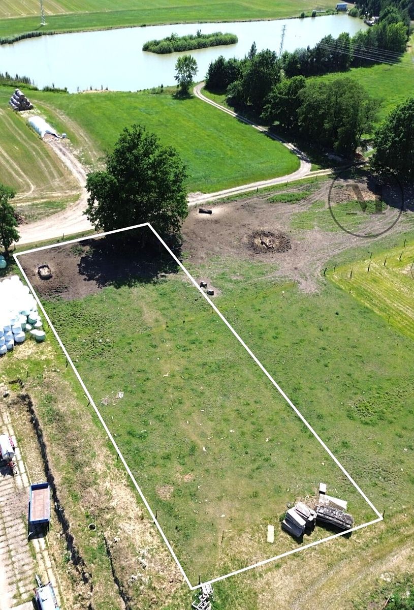 Prodej stavebního pozemku 1813 m² – fotografie 3