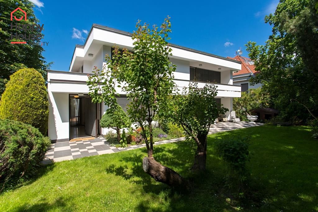 Pronájem rodinného domu 240 m², pozemek 820 m² – fotografie 3