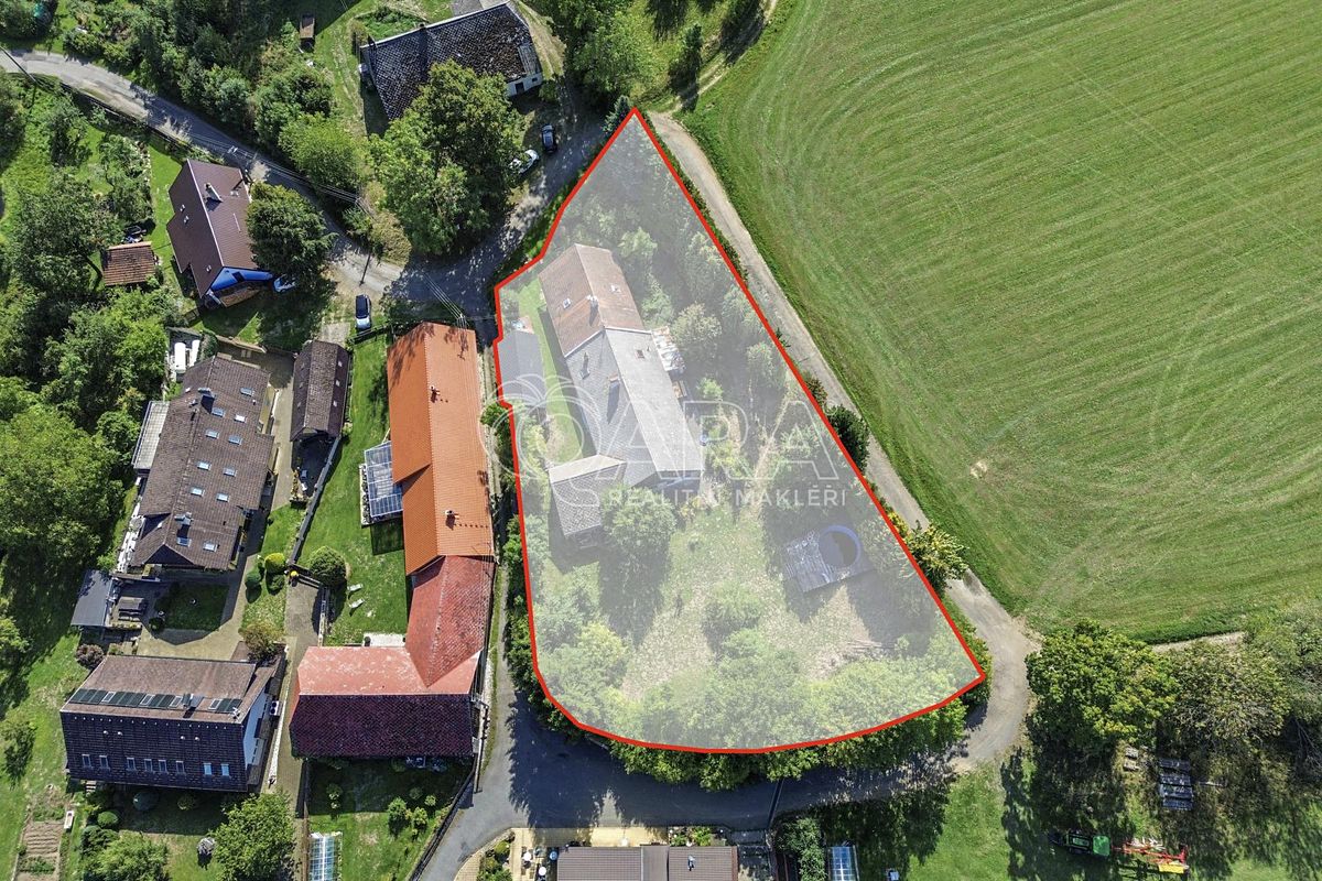 Prodej vícegeneračního domu 450 m², pozemek 2412 m² – fotografie 3