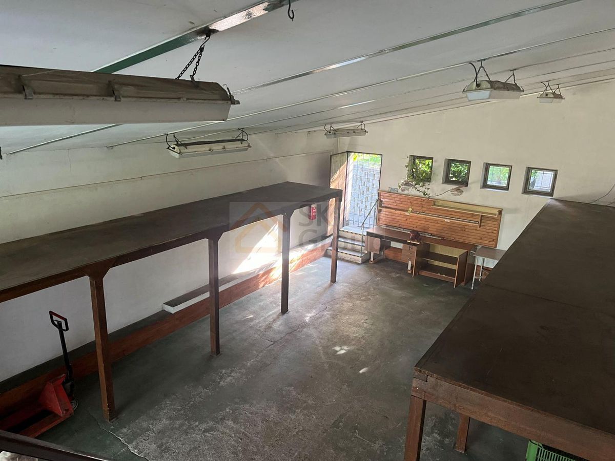 Pronájem skladového prostoru 122 m²