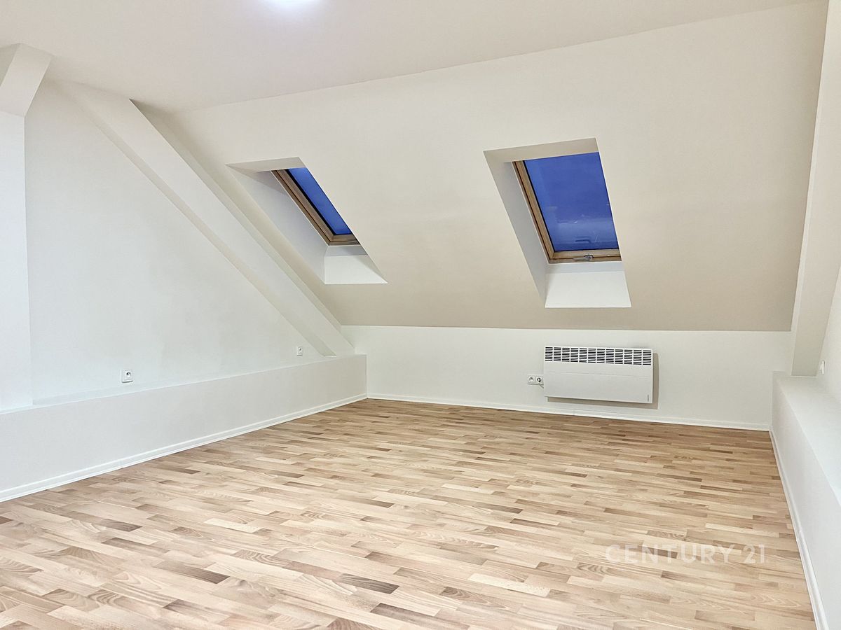 Pronájem bytu 3+1 88 m² – fotografie 3