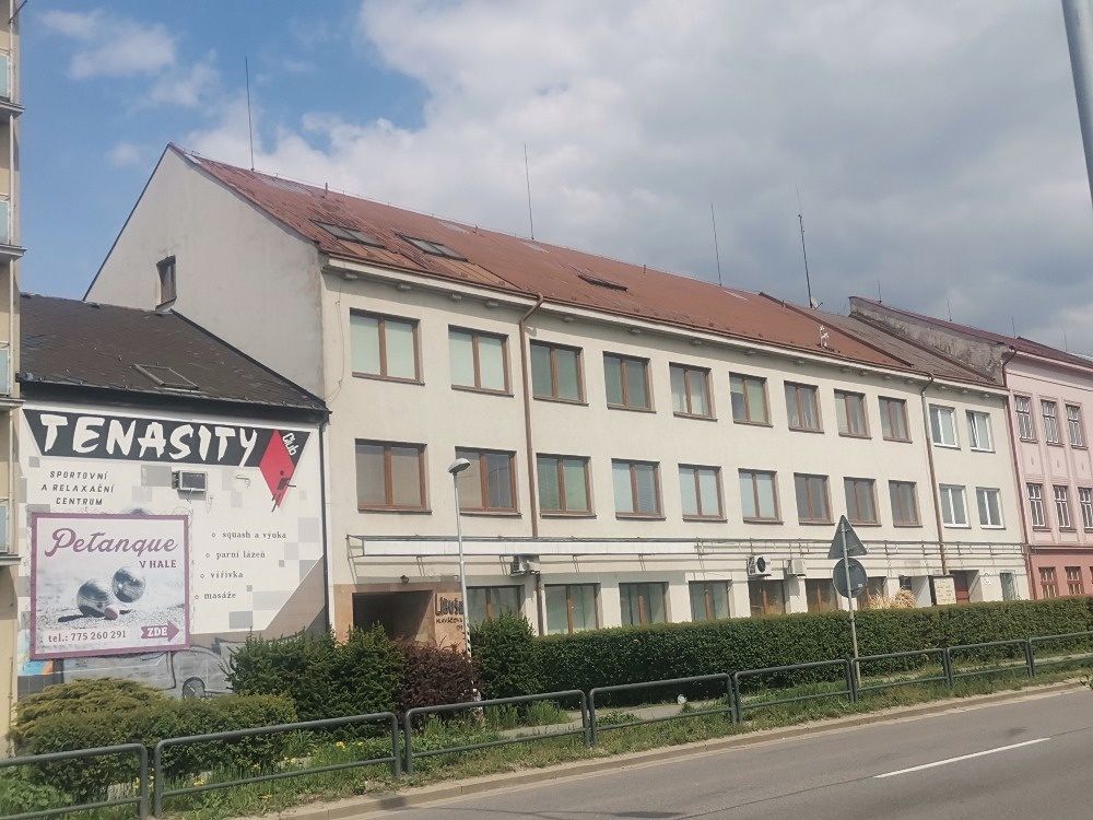Pronájem obchodního prostoru 90 m²