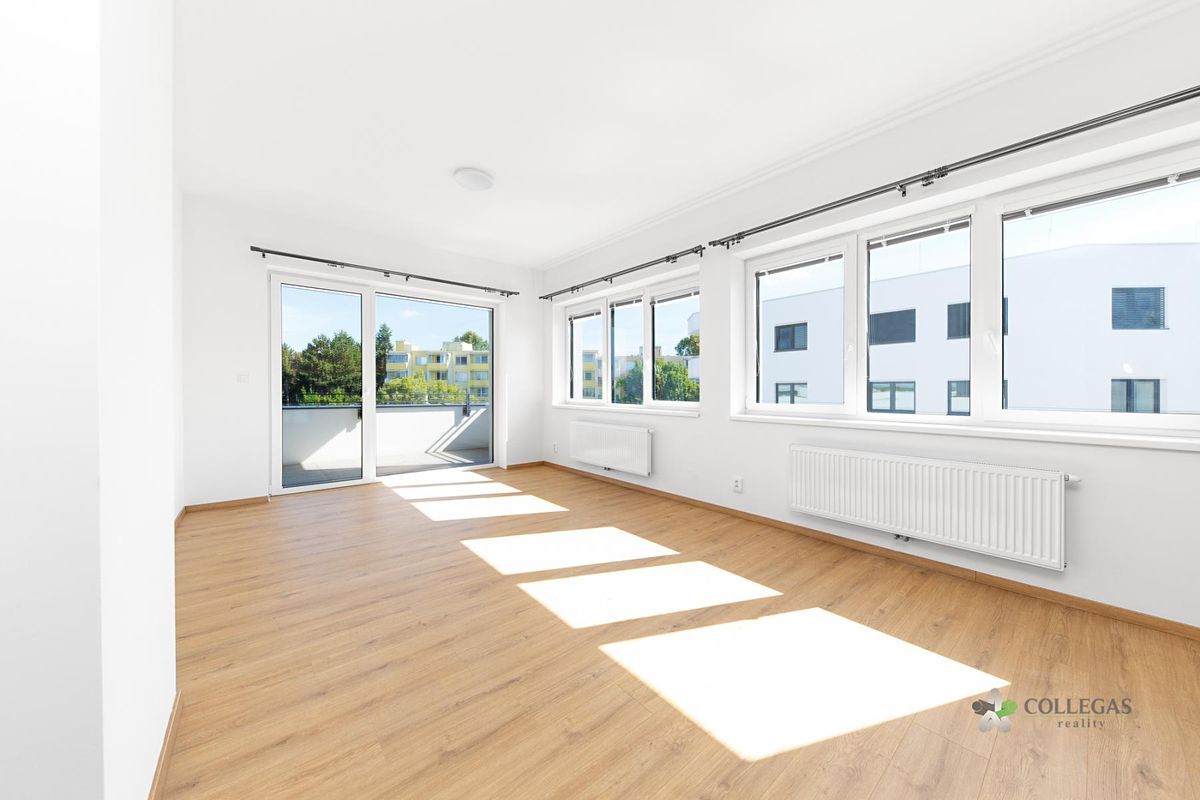 Pronájem bytu 2+kk 72 m² – fotografie 2