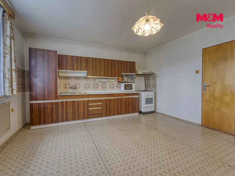 Prodej rodinného domu 315 m², pozemek 2690 m², Ježovy – náhled fotky 3