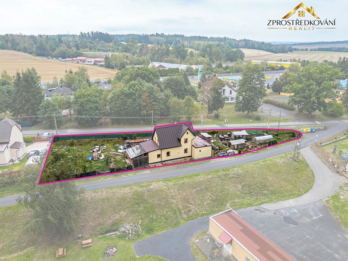 Prodej rodinného domu 109 m², pozemek 976 m² – fotografie 2