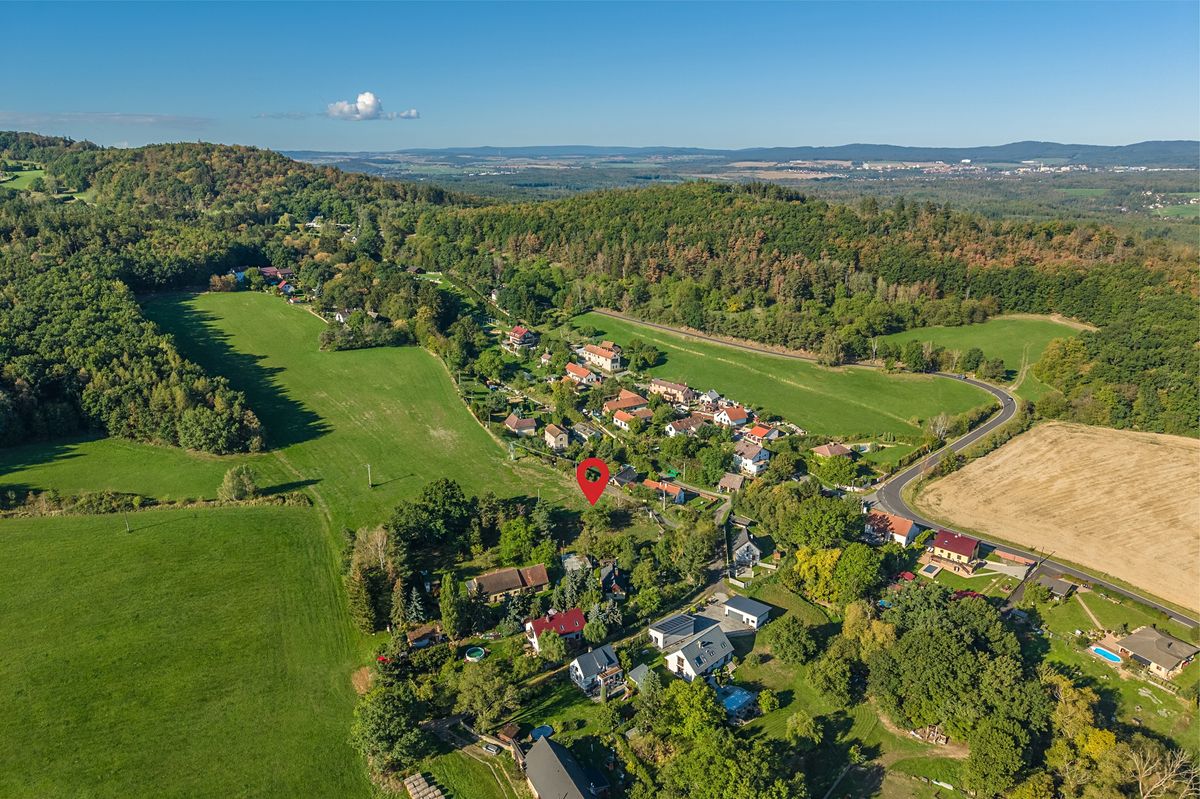 Prodej stavebního pozemku 822 m² – fotografie 2