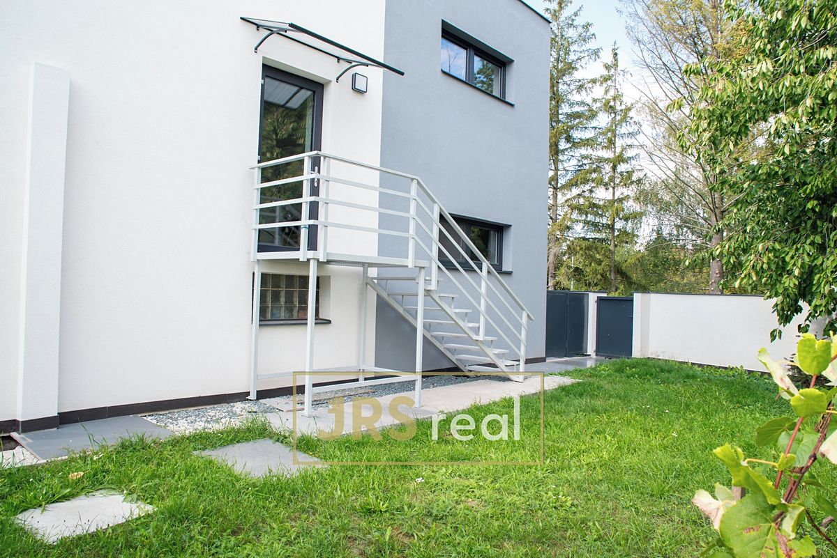 Pronájem bytu 1+kk 32 m² – fotografie 3