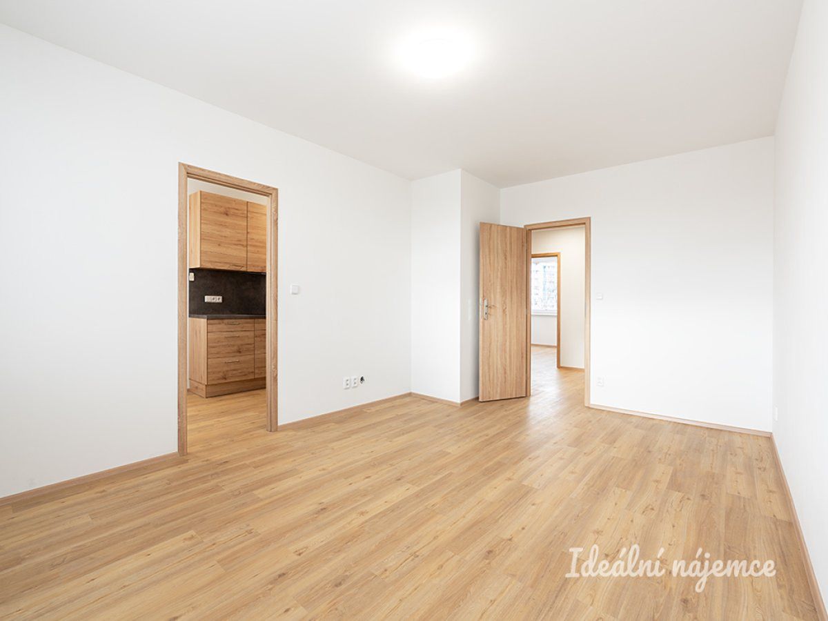 Pronájem bytu 3+1 68 m² – fotografie 3
