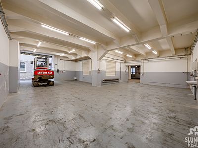 Pronájem výrobní haly, prostoru 348 m²