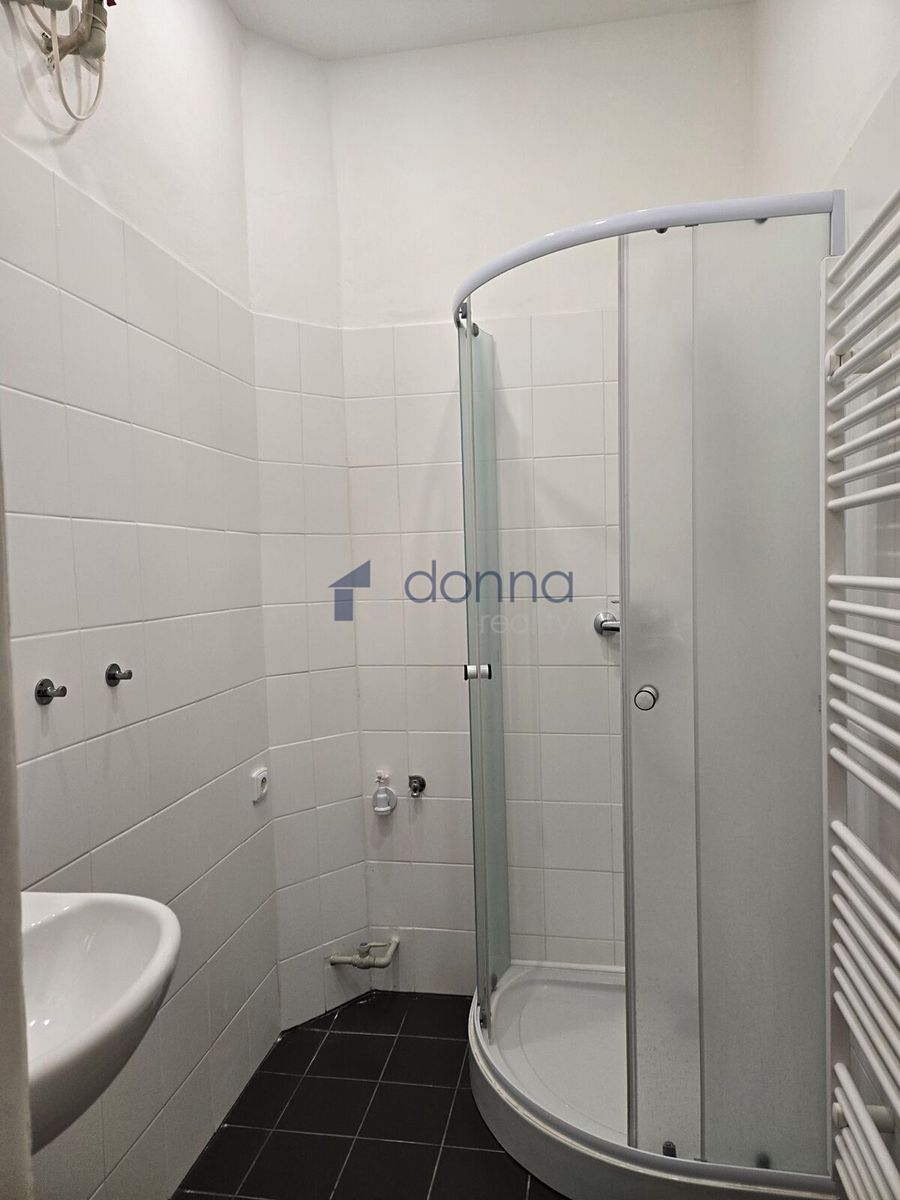 Pronájem bytu 1+kk 30 m² – fotografie 5
