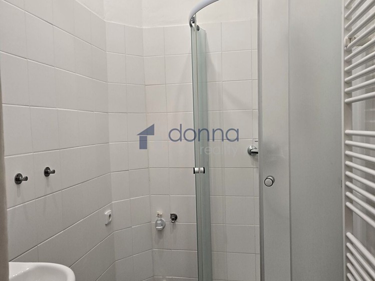 Квартира 1+kk в оренду, 30 м² (5 з 8)