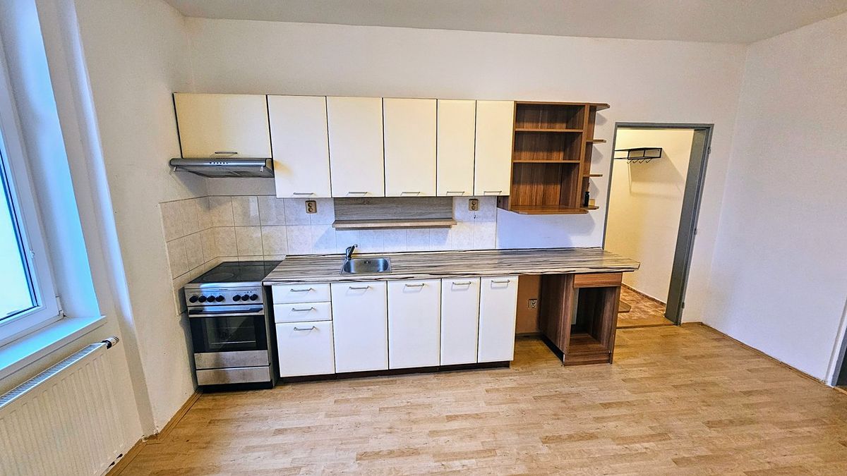 Pronájem bytu 2+1 75 m² – fotografie 2