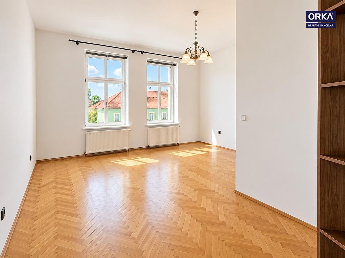 Pronájem bytu 2+1 92 m² – fotografie 2