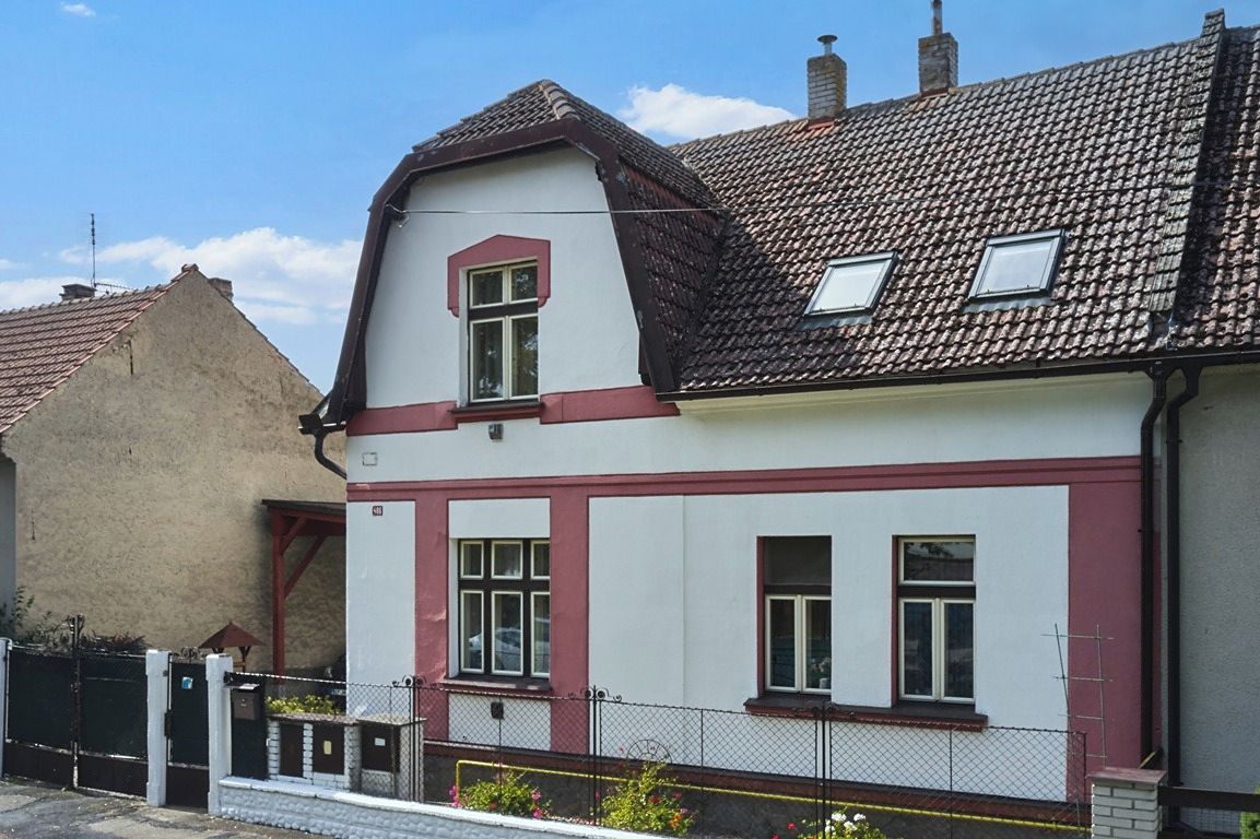 Prodej rodinného domu 150 m², pozemek 597 m² – fotografie 2