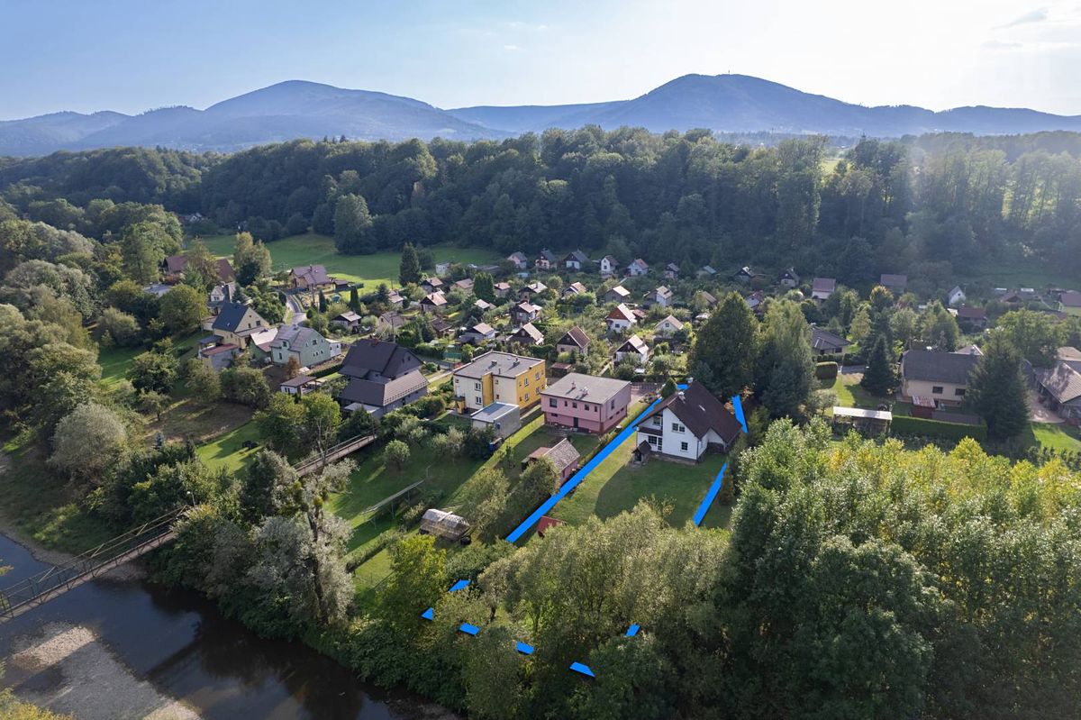 Prodej rodinného domu 200 m², pozemek 1350 m² – fotografie 2