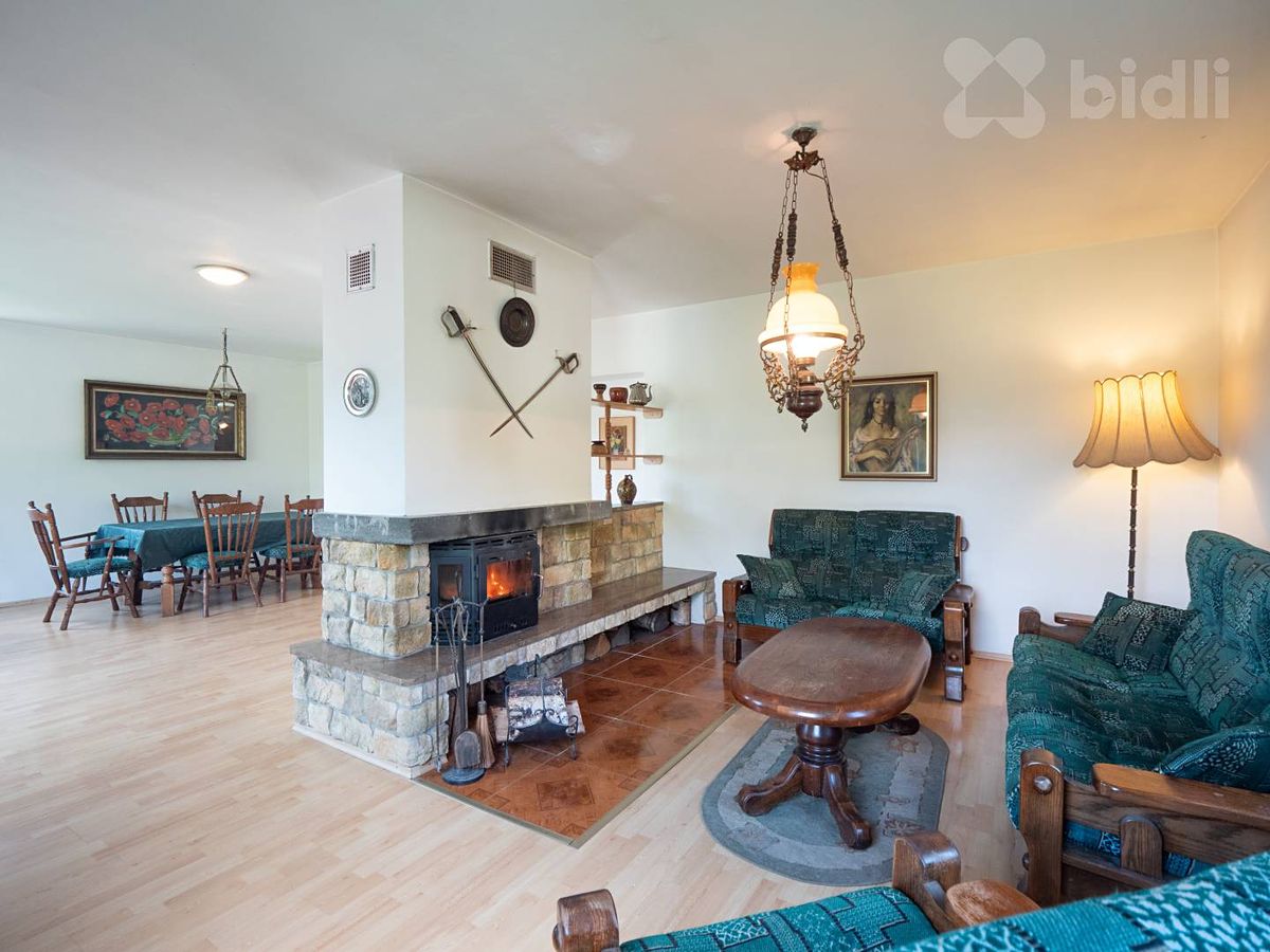 Prodej rodinného domu 200 m², pozemek 1350 m² – fotografie 5