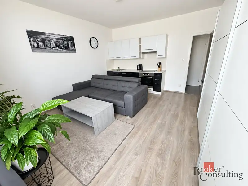 Pronájem bytu 2+kk 52 m², Kladno – náhled fotky 1