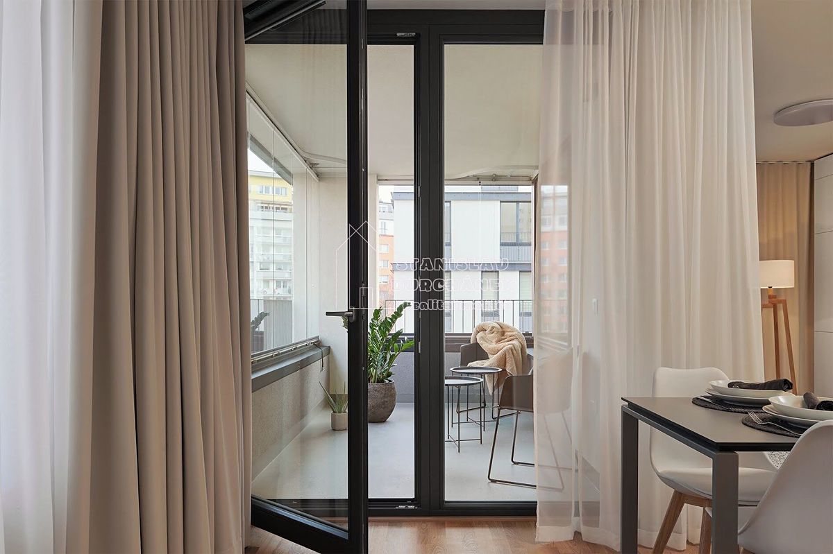 Pronájem bytu 1+kk 46 m² – fotografie 3