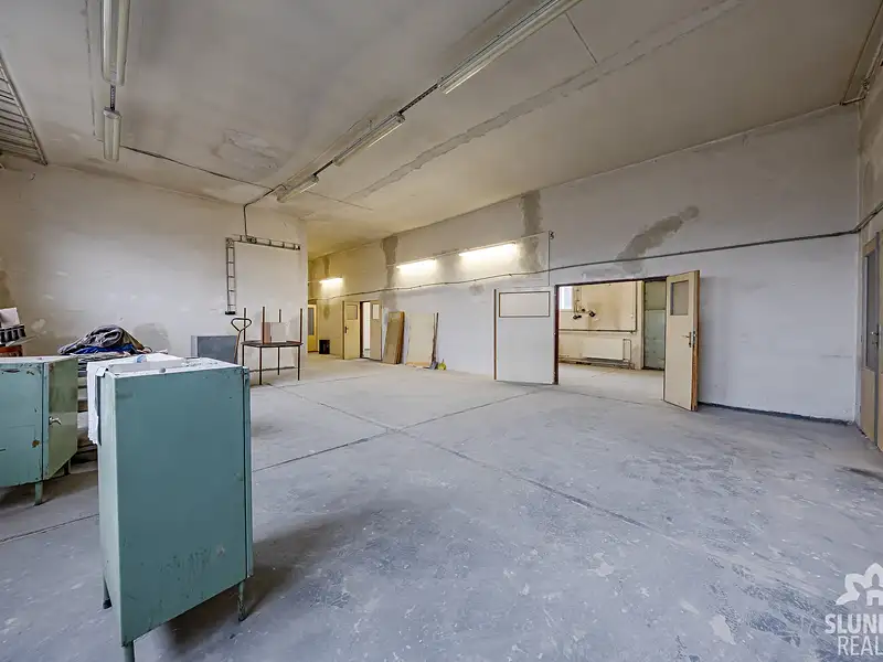 Pronájem výrobní haly, prostoru 209 m², Uherský Brod – náhled fotky 1